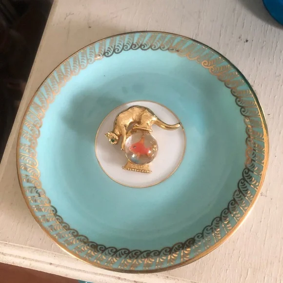 Vintage Cat on a Fishbowl Brooch Pin - Picture 4 of 7